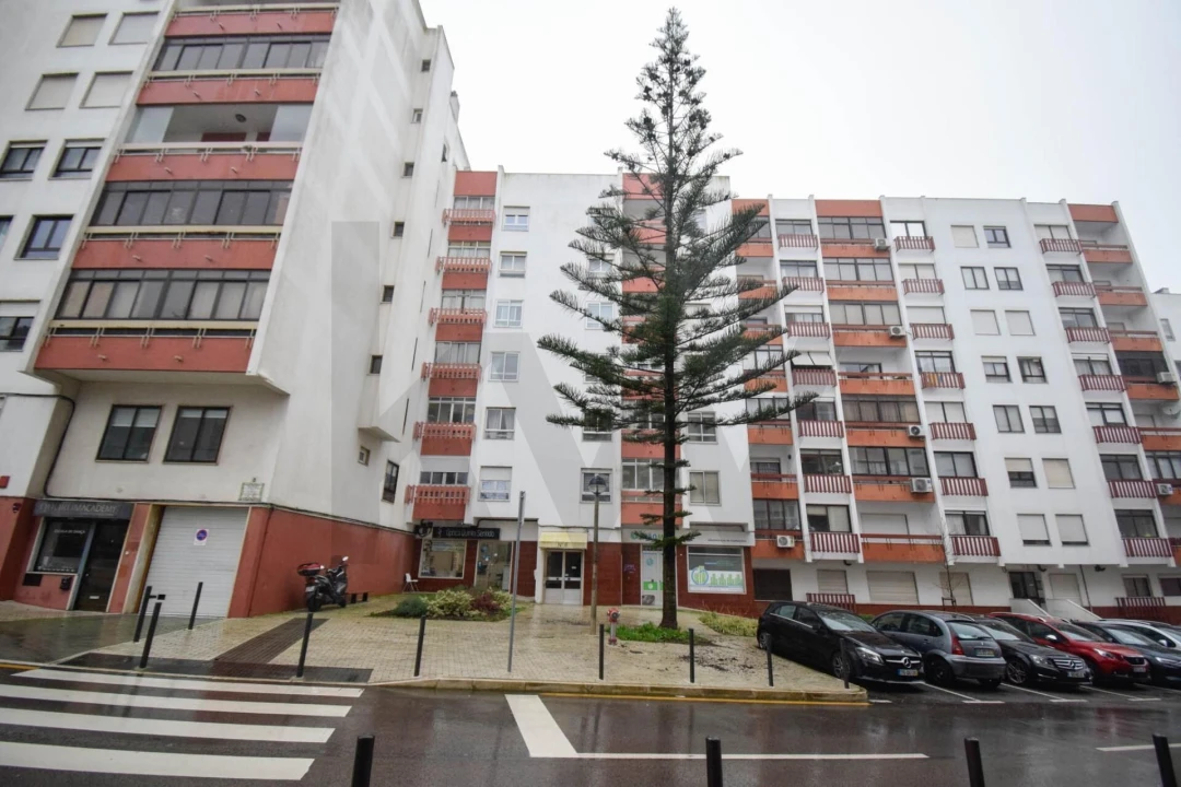 Apartamento T3 para Venda em Águas Livres Foto 1