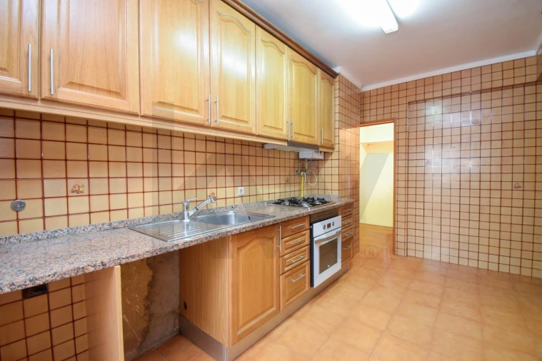 Apartamento T3 para Venda em Águas Livres Foto 12