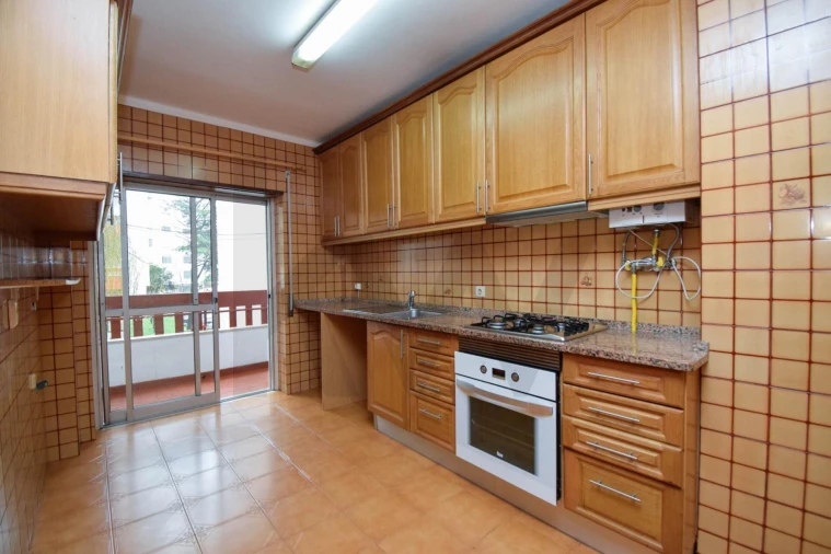 Apartamento T3 para Venda em Águas Livres Foto 8