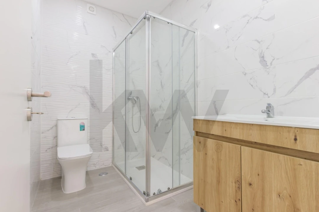 Apartamento T3 para Venda em Almada, Cova da Piedade, Pragal e Cacilhas Foto 15