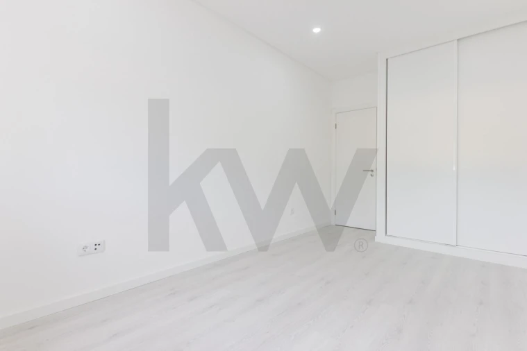 Apartamento T3 para Venda em Almada, Cova da Piedade, Pragal e Cacilhas Foto 17