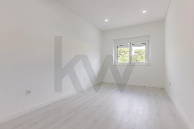 Apartamento T3 para Venda em Almada, Cova da Piedade, Pragal e Cacilhas Foto 16