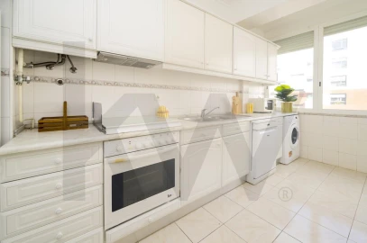 Apartamento T2 para Arrendamento em Marvila