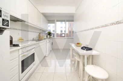 Apartamento T2 para Arrendamento em Marvila