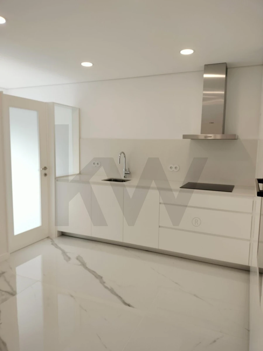 Apartamento T3 para Venda em Lordelo do Ouro e Massarelos