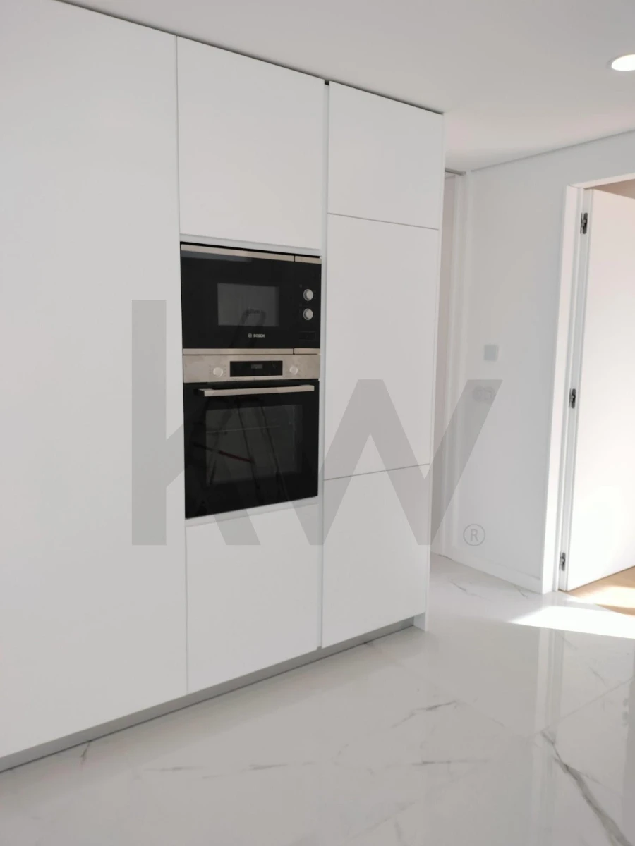 Apartamento T3 para Venda em Lordelo do Ouro e Massarelos Foto 2