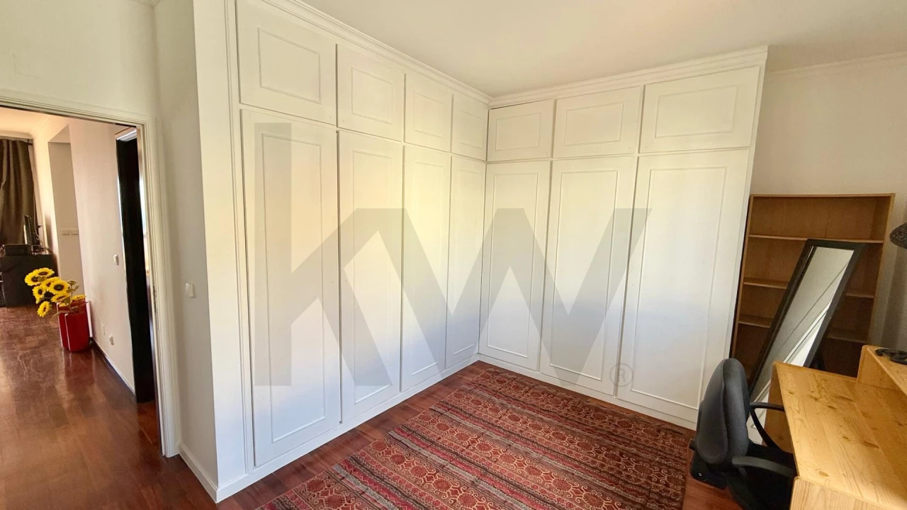 Apartamento T2 para Arrendamento em Caniço Foto 9