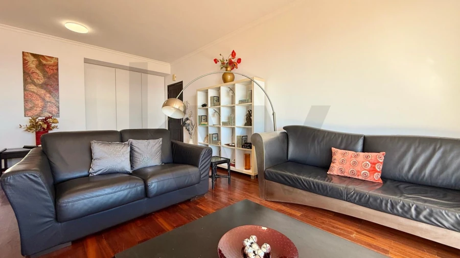 Apartamento T2 para Arrendamento em Caniço Foto 17