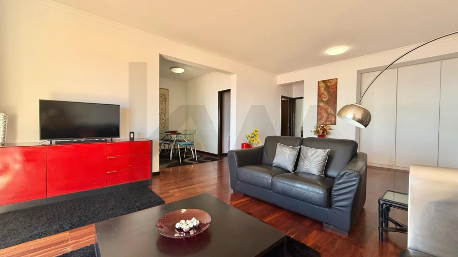Apartamento T2 para Arrendamento em Caniço Foto 3