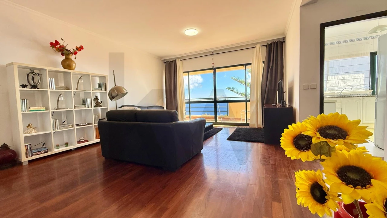 Apartamento T2 para Arrendamento em Caniço Foto 6