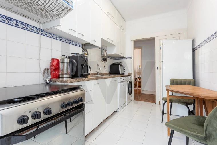Apartamento T3 para Arrendamento em Avenidas Novas Foto 9