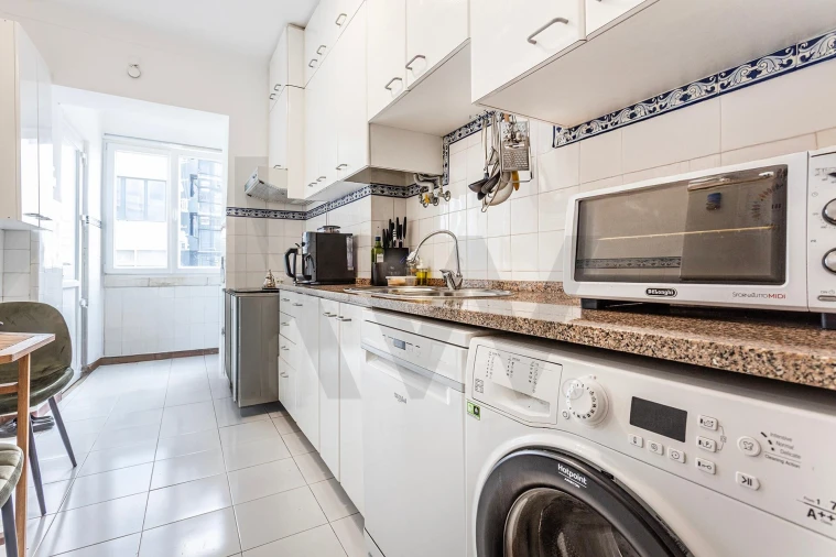 Apartamento T3 para Arrendamento em Avenidas Novas Foto 7