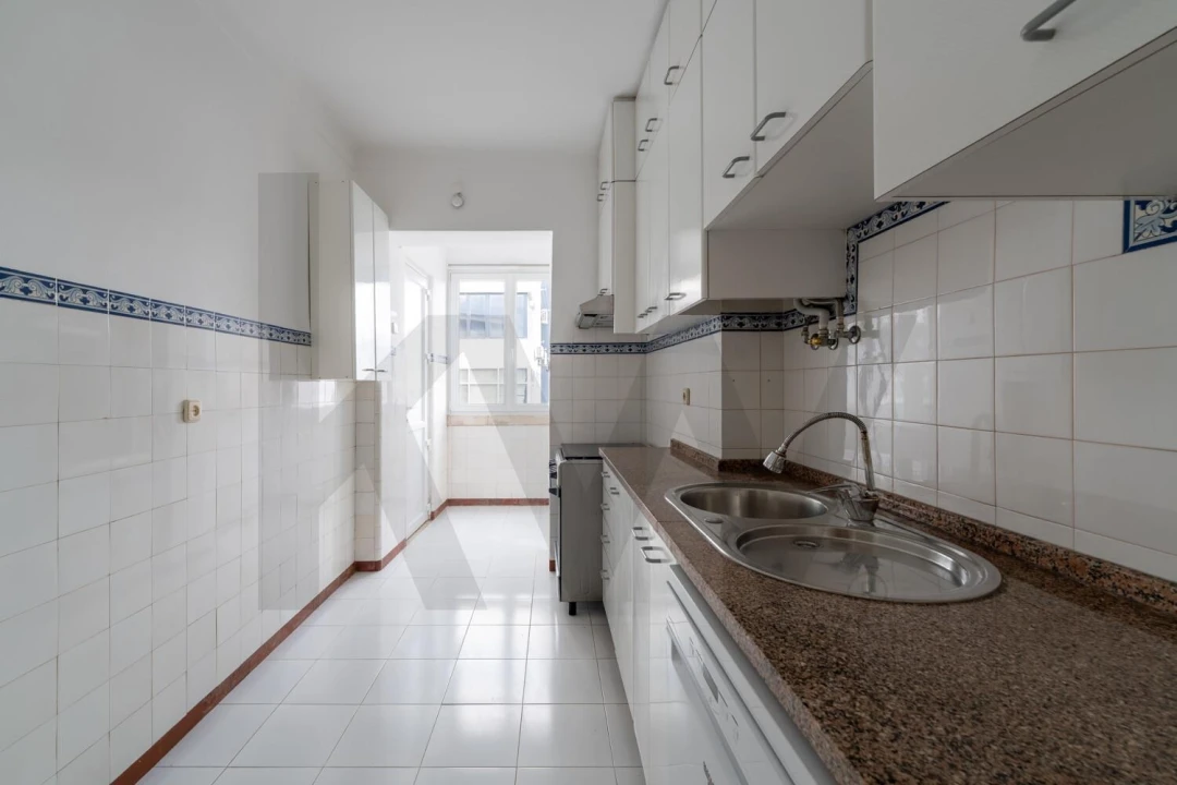 Apartamento T3 para Arrendamento em Avenidas Novas Foto 14