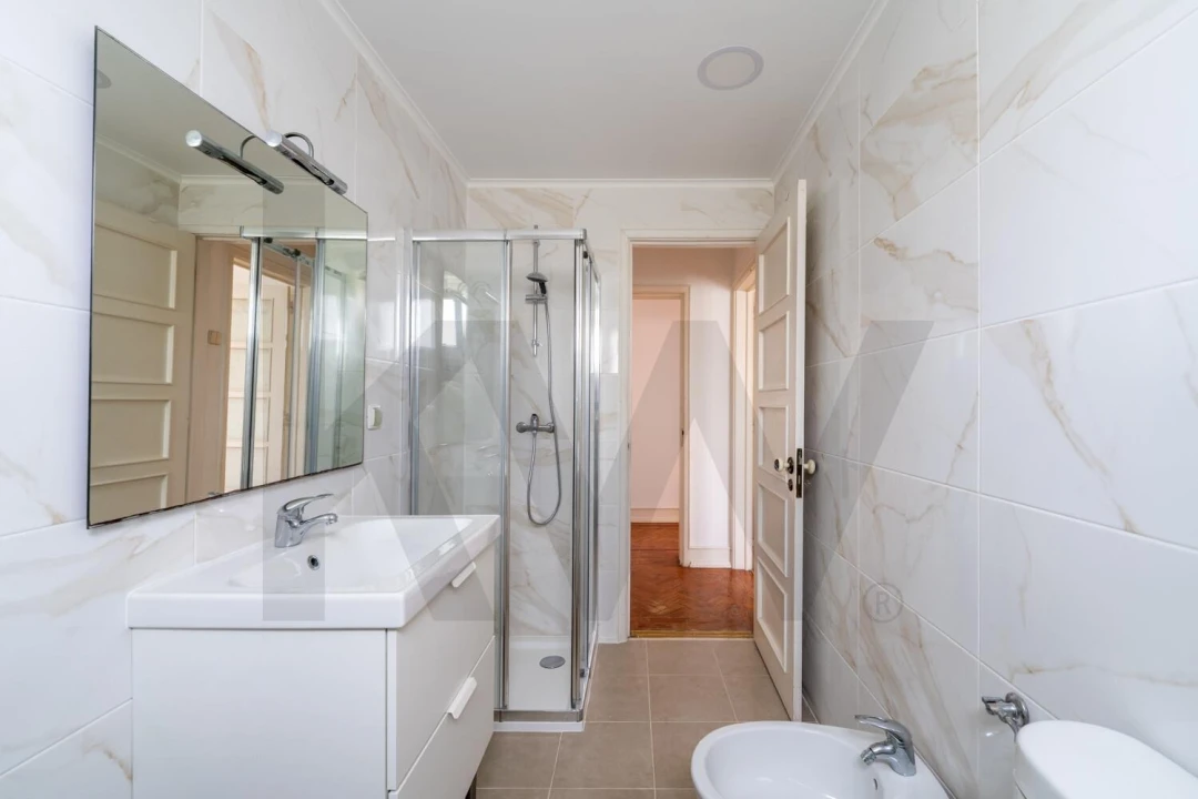 Apartamento T3 para Arrendamento em Avenidas Novas Foto 13