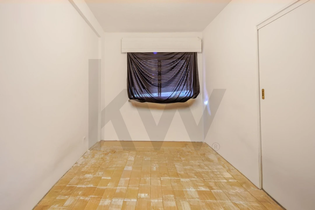 Apartamento T2 para Venda em Corroios Foto 11