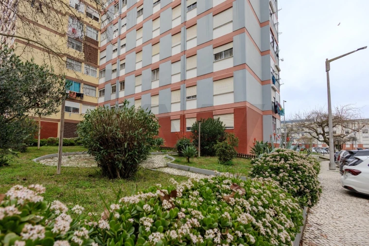 Apartamento T2 para Venda em Corroios Foto 1