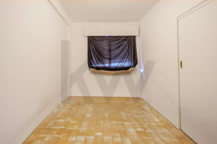 Apartamento T2 para Venda em Corroios Foto 11