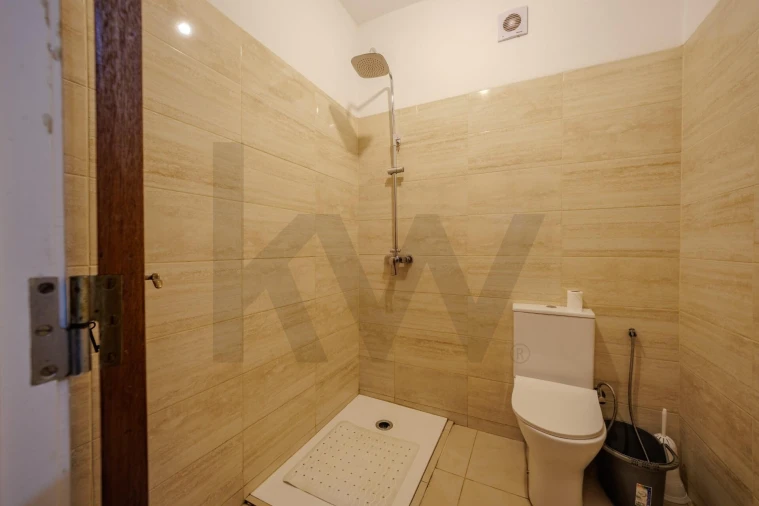 Apartamento T2 para Venda em Corroios Foto 14