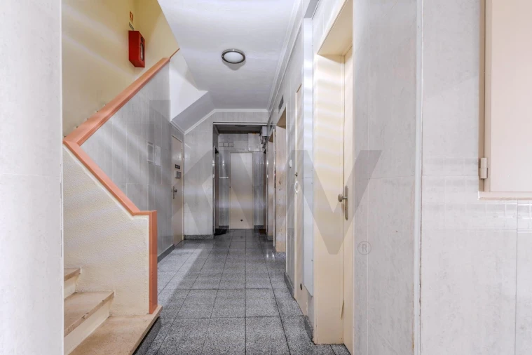 Apartamento T2 para Venda em Corroios Foto 19