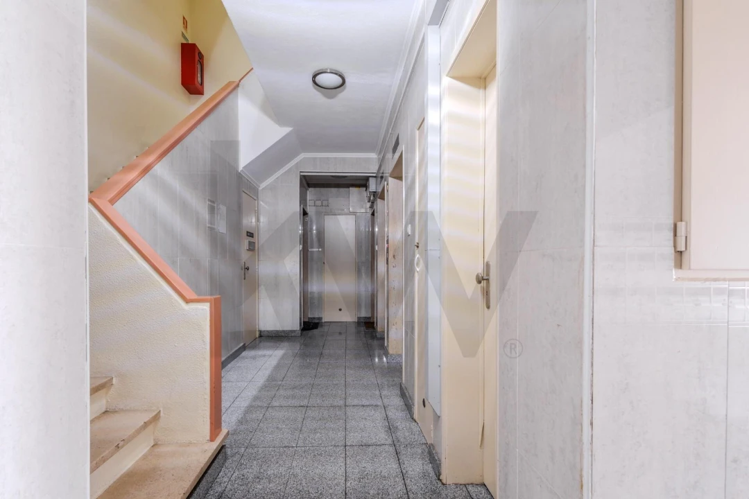 Apartamento T2 para Venda em Corroios Foto 19