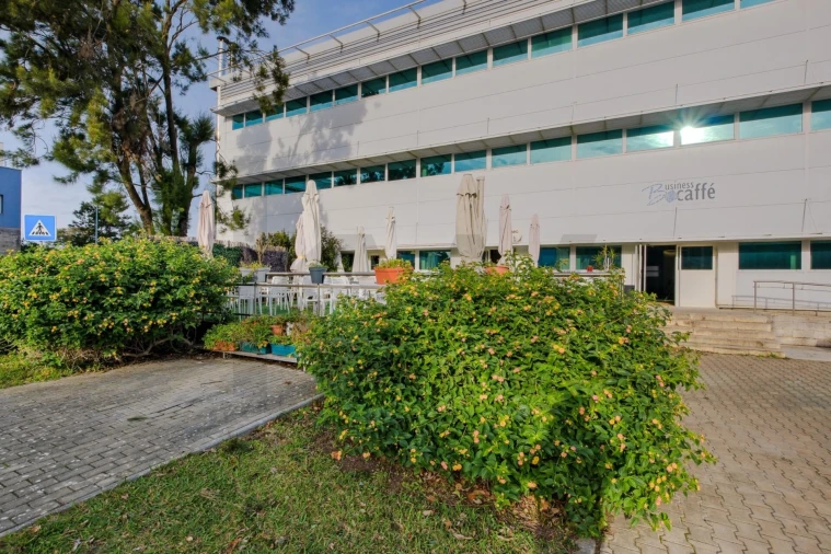 Escritório para Arrendamento em Rio de Mouro Foto 17