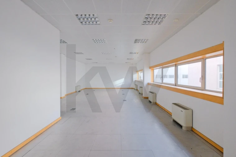 Escritório para Venda em Rio de Mouro Foto 11