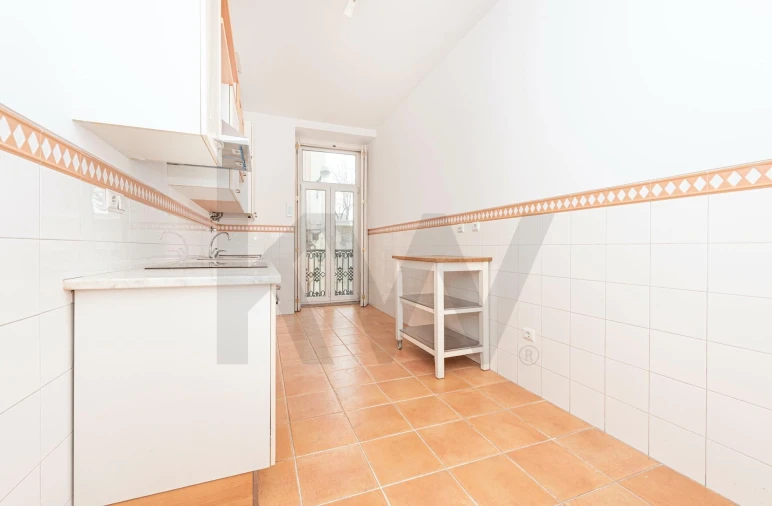 Apartamento T2 para Arrendamento em Santo António Foto 10