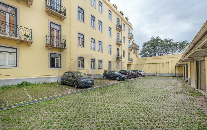 Apartamento T2 para Arrendamento em Santo António Foto 24