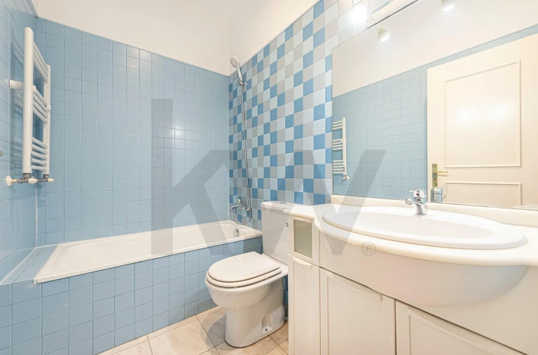 Apartamento T2 para Arrendamento em Santo António Foto 9