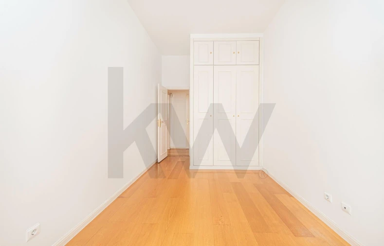 Apartamento T2 para Arrendamento em Santo António Foto 7