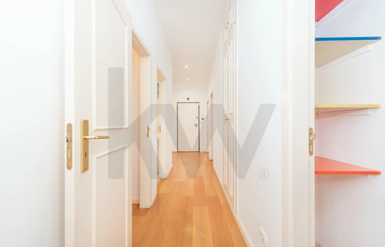 Apartamento T2 para Arrendamento em Santo António Foto 8