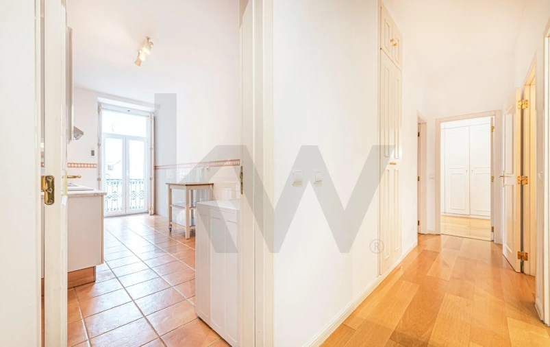 Apartamento T2 para Arrendamento em Santo António Foto 11