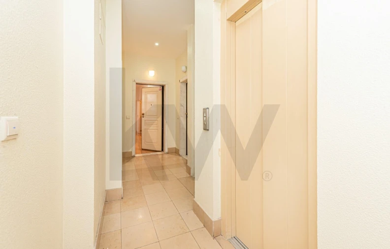 Apartamento T2 para Arrendamento em Santo António Foto 18