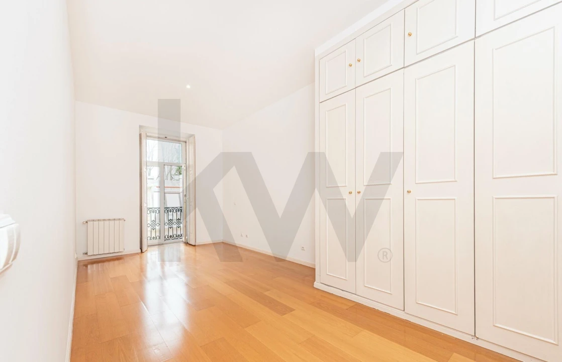 Apartamento T2 para Arrendamento em Santo António Foto 4