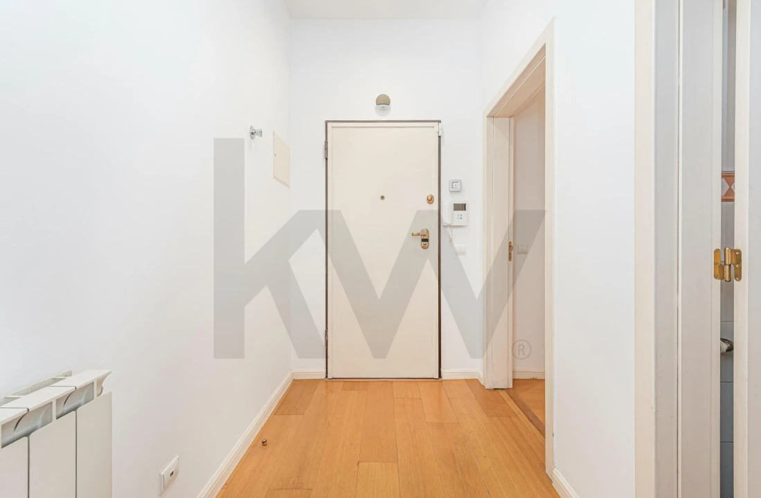 Apartamento T2 para Arrendamento em Santo António Foto 17