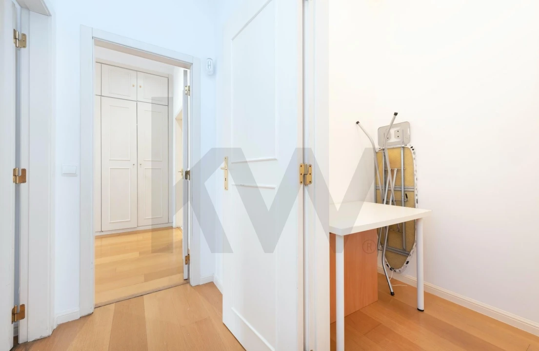 Apartamento T2 para Arrendamento em Santo António Foto 16