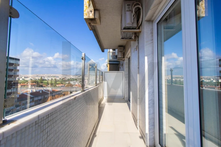 Apartamento T3 para Arrendamento em Lumiar Foto 13