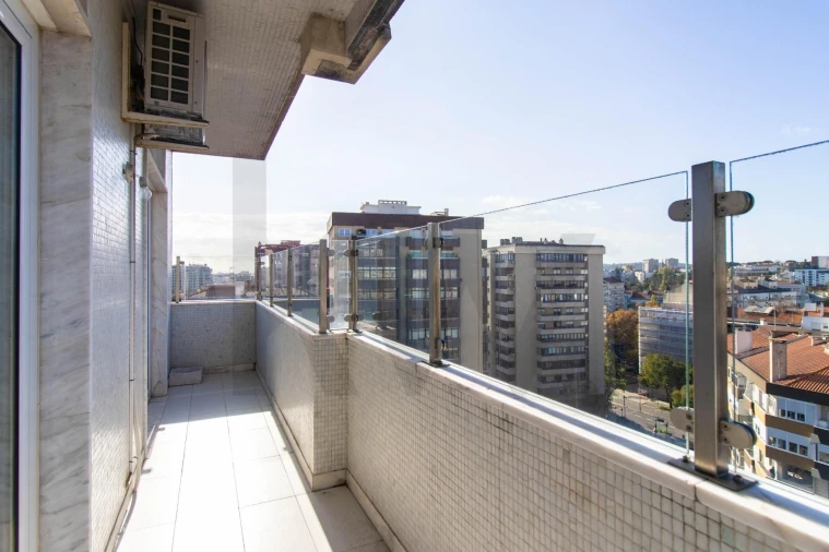 Apartamento T3 para Arrendamento em Lumiar Foto 2