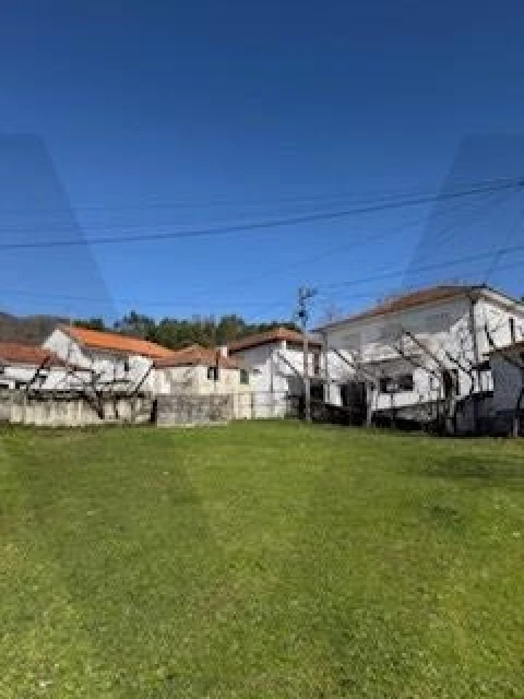 Quinta T4 para Venda em Campelo e Ovil