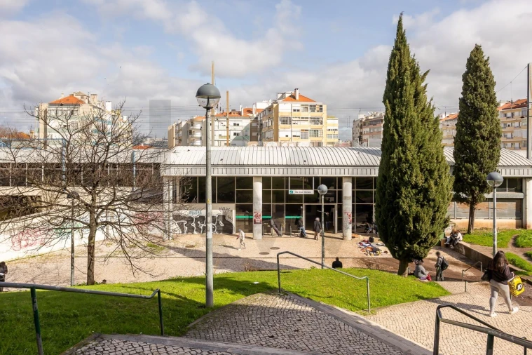 Apartamento T2 para Venda em Alfragide Foto 19