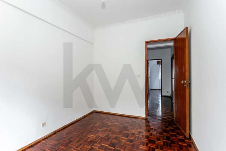 Apartamento T2 para Venda em Alfragide Foto 13