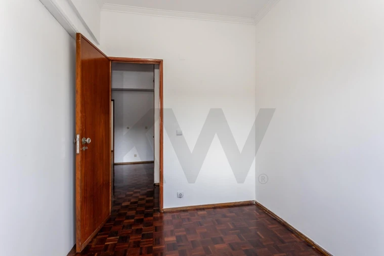 Apartamento T2 para Venda em Alfragide Foto 7