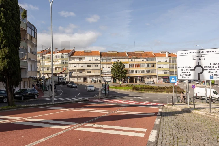 Apartamento T2 para Venda em Alfragide Foto 20