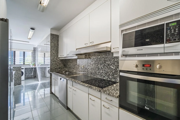 Apartamento T2 para Arrendamento em Aldoar, Foz do Douro e Nevogilde Foto 28