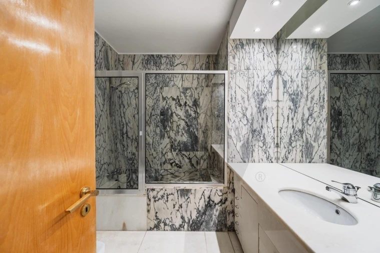 Apartamento T2 para Arrendamento em Aldoar, Foz do Douro e Nevogilde Foto 14