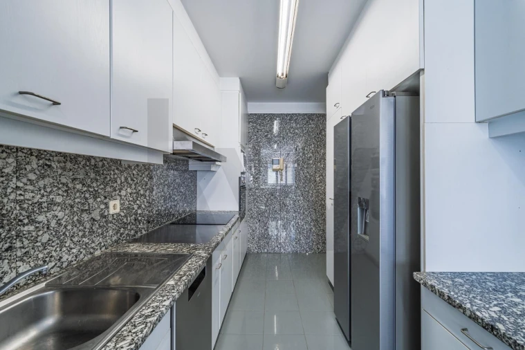 Apartamento T2 para Arrendamento em Aldoar, Foz do Douro e Nevogilde Foto 27