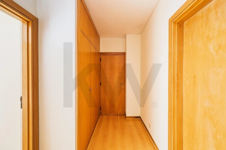 Apartamento T2 para Arrendamento em Aldoar, Foz do Douro e Nevogilde Foto 13