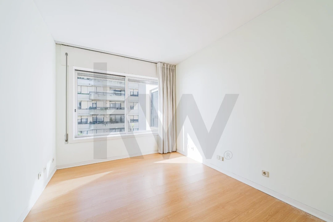 Apartamento T2 para Arrendamento em Aldoar, Foz do Douro e Nevogilde Foto 4