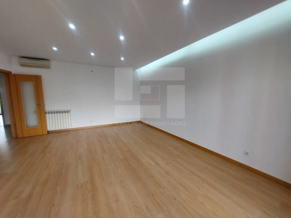 Apartamento T3 para Venda em Odivelas Foto 4