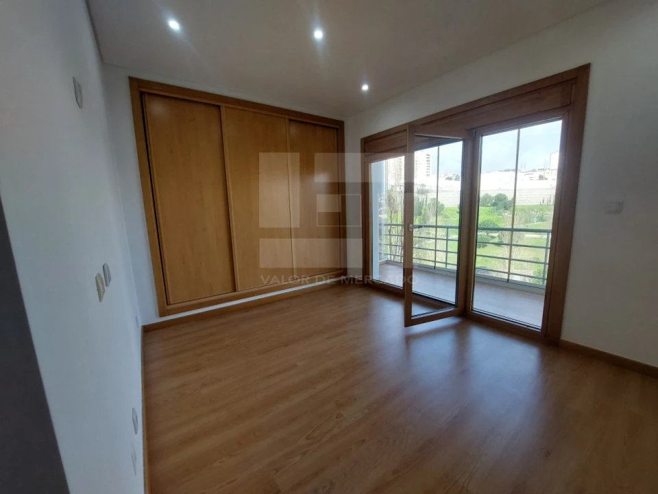 Apartamento T3 para Venda em Odivelas Foto 12